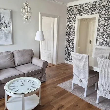 18 * Husum (Schleswig-Holstein)