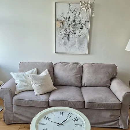 18 Apartment *