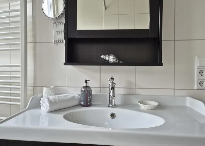 18 * Husum (Schleswig-Holstein)